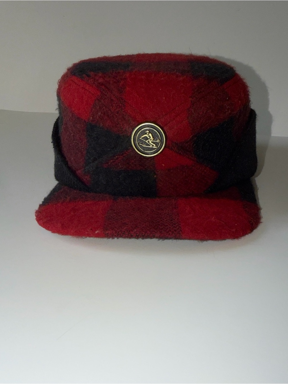 Vintage United Hatters Cap & Millinery Black Red Buffalo Plaid Ski Hat Size L